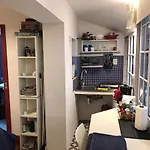 Monoambiente Con Bano Privado Y Cocineta Dentro De Casa